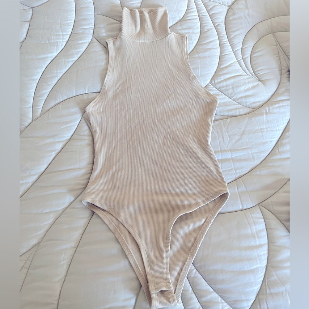 |ZARA: TURTLE NECK BODYSUIT|